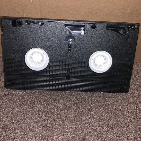 ~6/$10 MOVIES VHS/DVDS~ Six Day Seven Nights VHS Tape Rated PG-13 102 Minutes - Picture 4 of 5